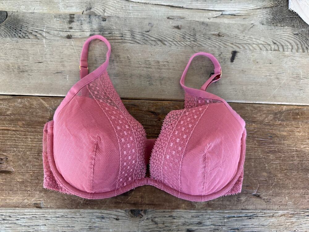 Victoria's Secret Sunset Rose 32DD Incredible Lightly Lined Lace Half Pad Bra